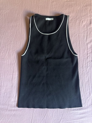 Oysho sleeveless top black size S like new