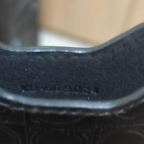 Vintage Salvatore Ferragamo phone case like new, black leather