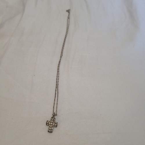 Necklace with cross pendant