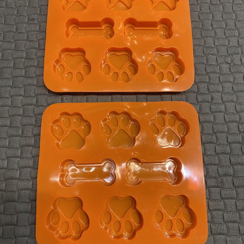 Silicone Paw & Bone Molds new, set of 2, orange