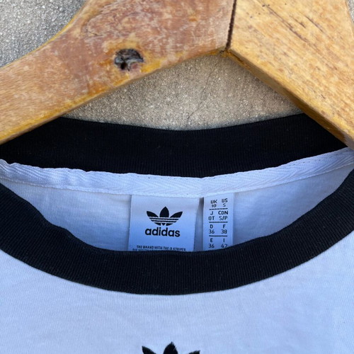 Adidas shirt authentic used, no S-M, white