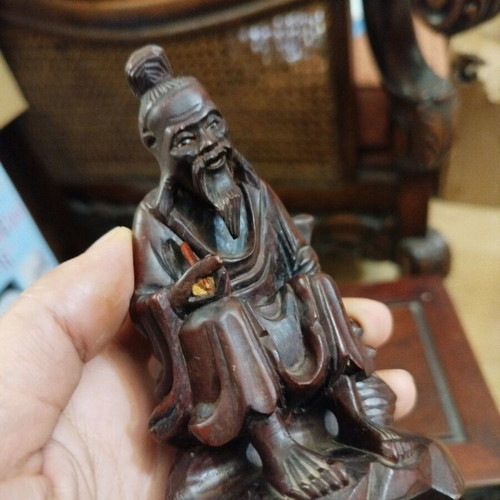 Wooden monk used, broken pipe