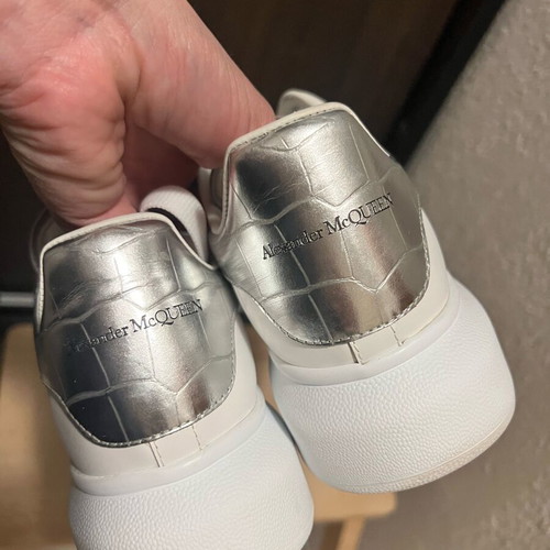 Alexander McQueen Oversized Sneakers like new, size 38, white with metallic detail