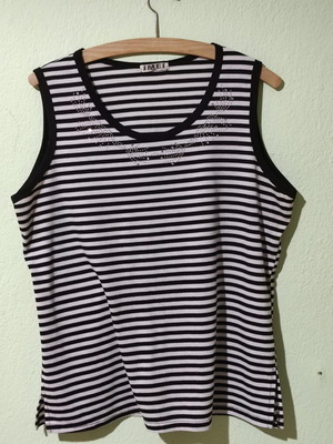 Women's cotton top used, white and blue, sizes M and L