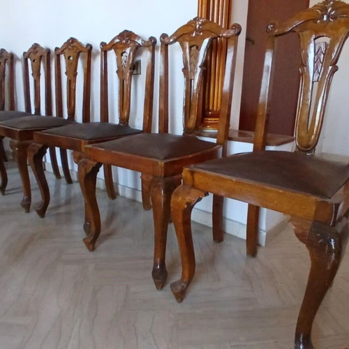 Table with 6 vintage antique chairs like new