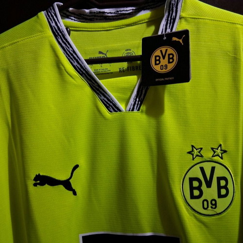 Borussia Dortmund jersey new, size Large