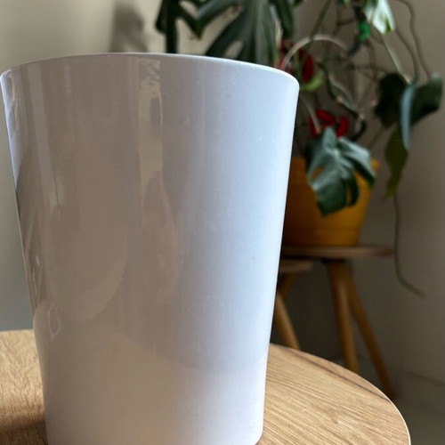 Ceramic white flowerpot like new, without holes