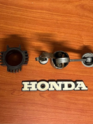 Διακοσμητικά πιστόνια logo Honda σετ μεταχειρισμένο