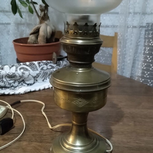 Table lamp oil type electric, like new, height 42 cm