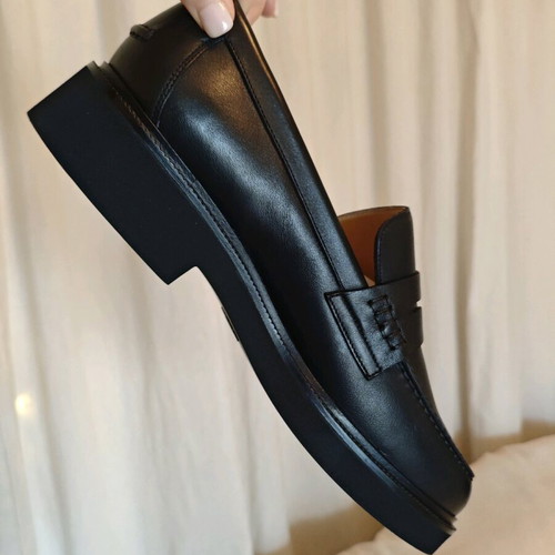 Doucal's leather loafers brand new with tags, size 40, black