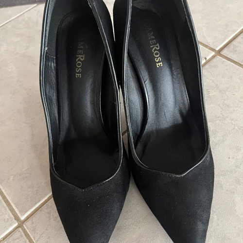 Heels size 39 like new synthetic suede with natural fox fur