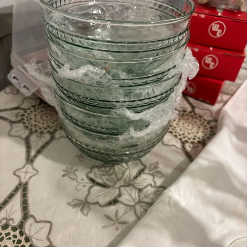 Glass bowls like new