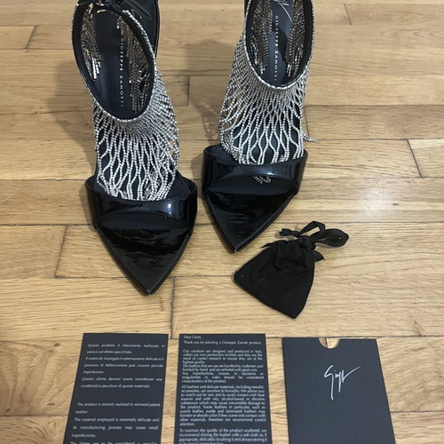 Giuseppe Zanotti Intrigo Crystal 105 sandals size 40 like new