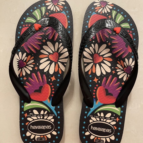 Havaianas flip flops with colorful original design