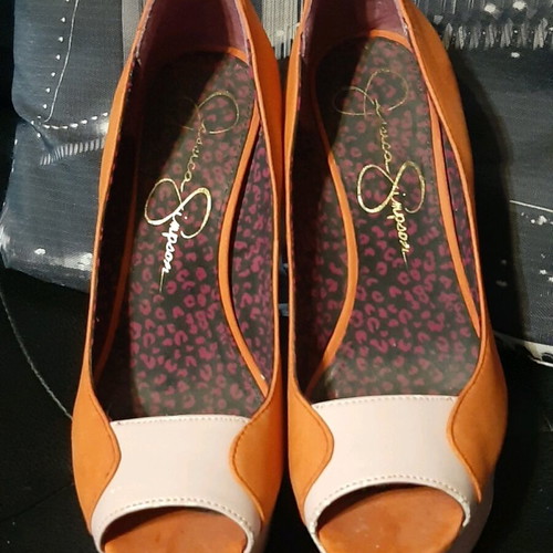 Jessica Simpson shoes peep toe sandals like new, size 38, multicolor orange