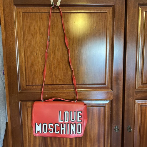 Love Moschino shoulder bag like new, red synthetic leather
