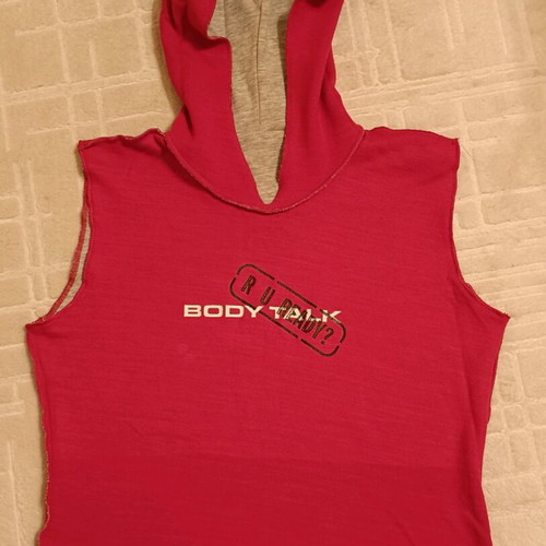 Body Talk reversible sleeveless hoodie used, gray and red, size M