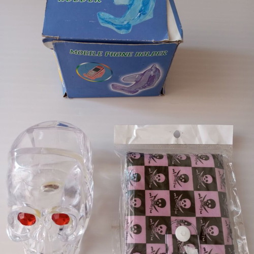 Goth wallet with skulls new, decorative skull stand gift