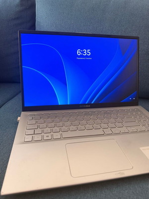 Asus VivoBook X512DA laptop Ryzen 7 SSD 512GB 8GB RAM like new with wireless mouse