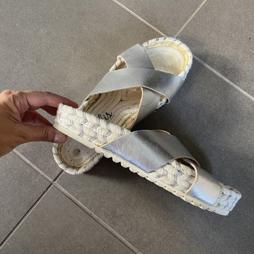 Agilis leather handmade silver mules like new