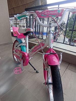 Clermont 16 BMX bike like new, women's