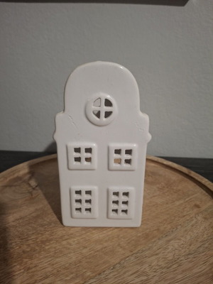 Ceramic decorative house candle holder like new, white