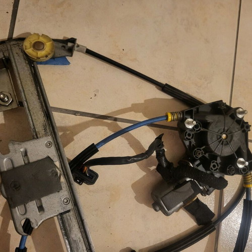 Alfa Romeo GT driver window regulator used
