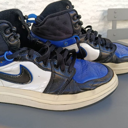 Nike Air Jordan 1 Acclimate Women athletic shoes used, size 42, white and blue