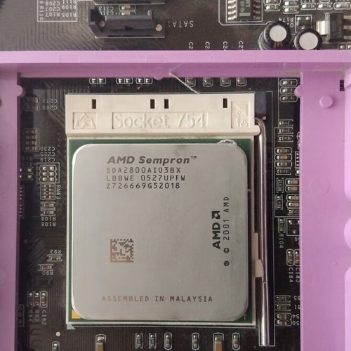Soltek SL-K8AN2-GR motherboard with AMD Sempron 64 2800+ CPU, fan, and RAM like new