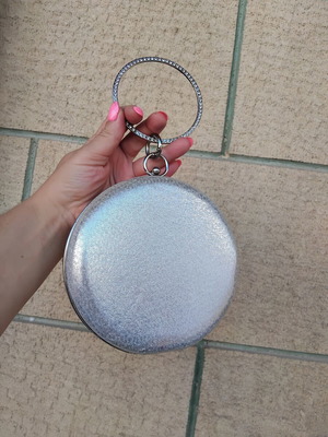 Στρογγυλό ασημί βραδινό τσαντάκι clutch με λαβή δαχτυλίδι με στρας μεταχειρισμένο