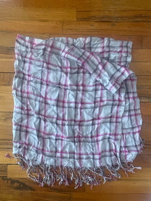 Scarf like new, square