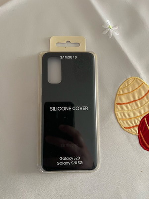 Samsung Galaxy S20 case genuine like new