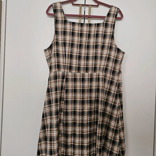 Plaid dress plus size XXL with zipper like new, beige and brown