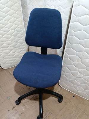 Καρέκλα γραφείου μεταχειρισμένη με διπλό ρεγουλατόρο