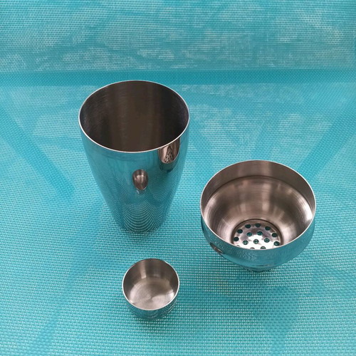 Stainless steel shaker 250ml like new