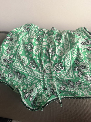 Zara shorts like new, green, size M