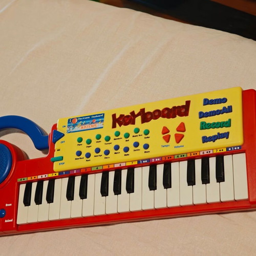 Bontempi children's keyboard used with minor wear