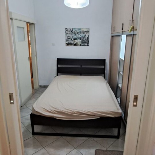 Bedroom bed, like new