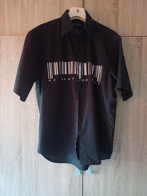 Men's short-sleeve black shirt Stefan Fashion like new, barcode design, size L