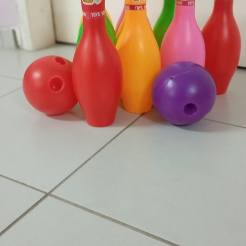 Children's Bowling Game like new
