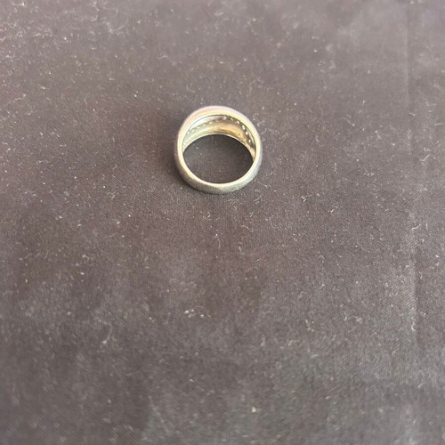 Silver 925 ring used with white stones