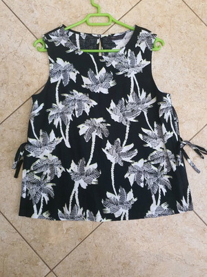 M&S blouse size 10 new, black and white