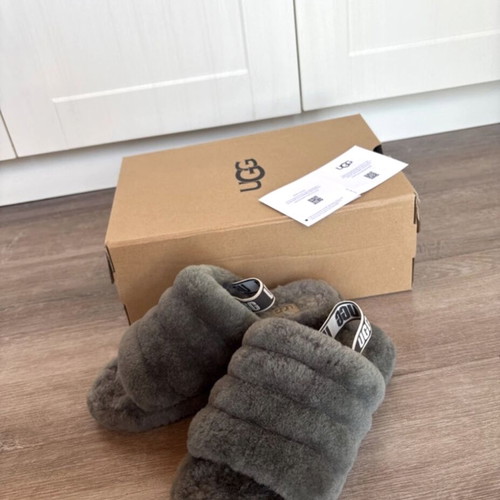Ugg Fluff Yeah Slides Size 37 Like New, Grey