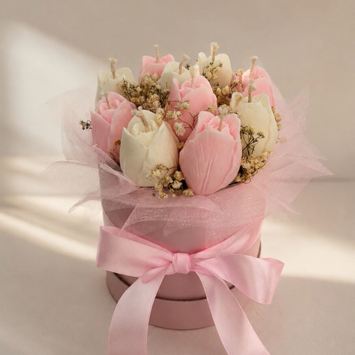 Scented wax bouquet with powder aroma and plant-based wax