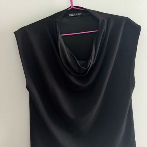 Zara draped sleeveless blouse like new, size M, black