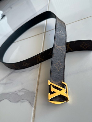 Ζώνη Louis Vuitton με δέρμα και μονογράμματα, μέγεθος 80, σαν καινούργια