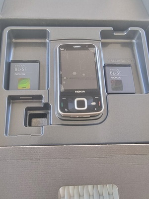 Nokia N96 like new with full box and 2 batteries