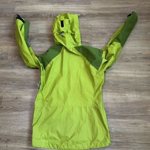 Haglöfs GoreTex Paclite Unlimited Jacket size S like new, green