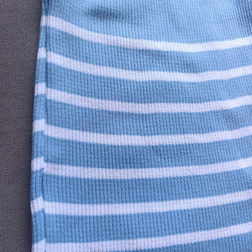 Sleeveless knitted top like new, white and blue, size XS