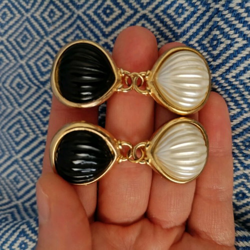 Italian vintage clip earrings in excellent condition